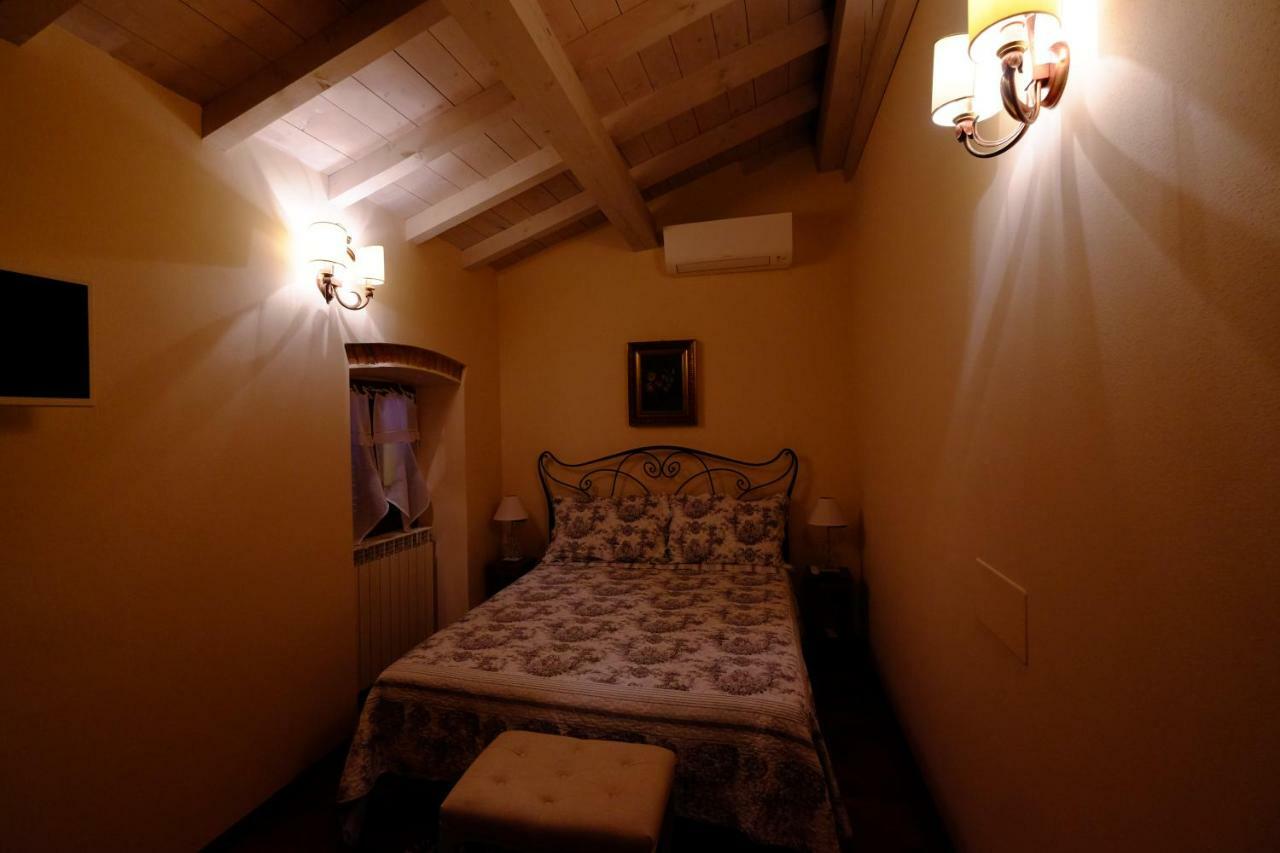 B&B La Corte Suites Salice Terme Exterior foto